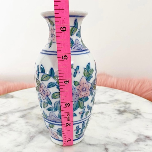 Mini Chinese Pink & Purple Floral Motif Vase - Picture 5 of 5